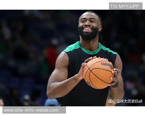 杰伦布朗积极沟通教练组力争参与明天背靠背比赛